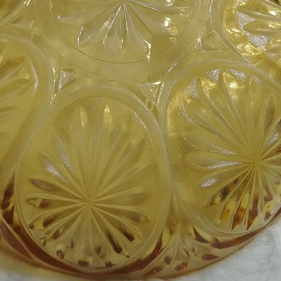 Vintage Amber Depression Starburst Pattern 1940s Pressed Glass Bowl - Picture 4 of 6
